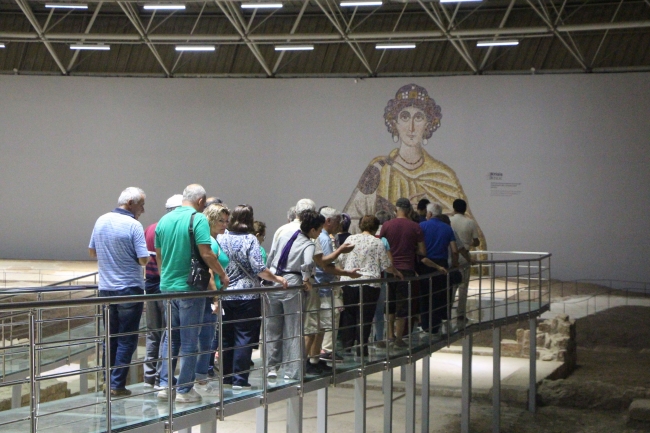 Şanlıurfa Arkeoloji ve Mozaik Müzesi ziyaretçilerini görsel canlandırmalarla karşılıyor